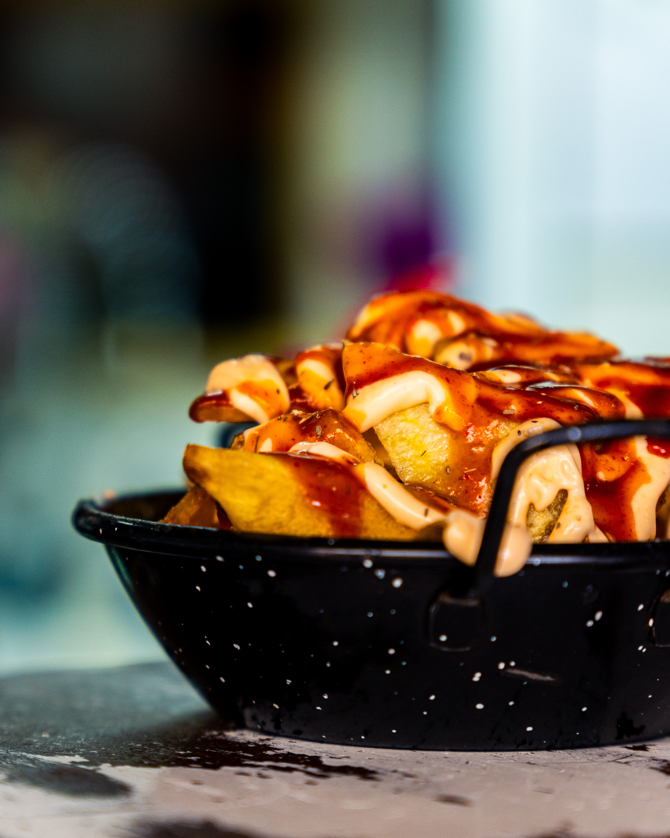 LAS BRAVAS, MÁSQUEGKISA.