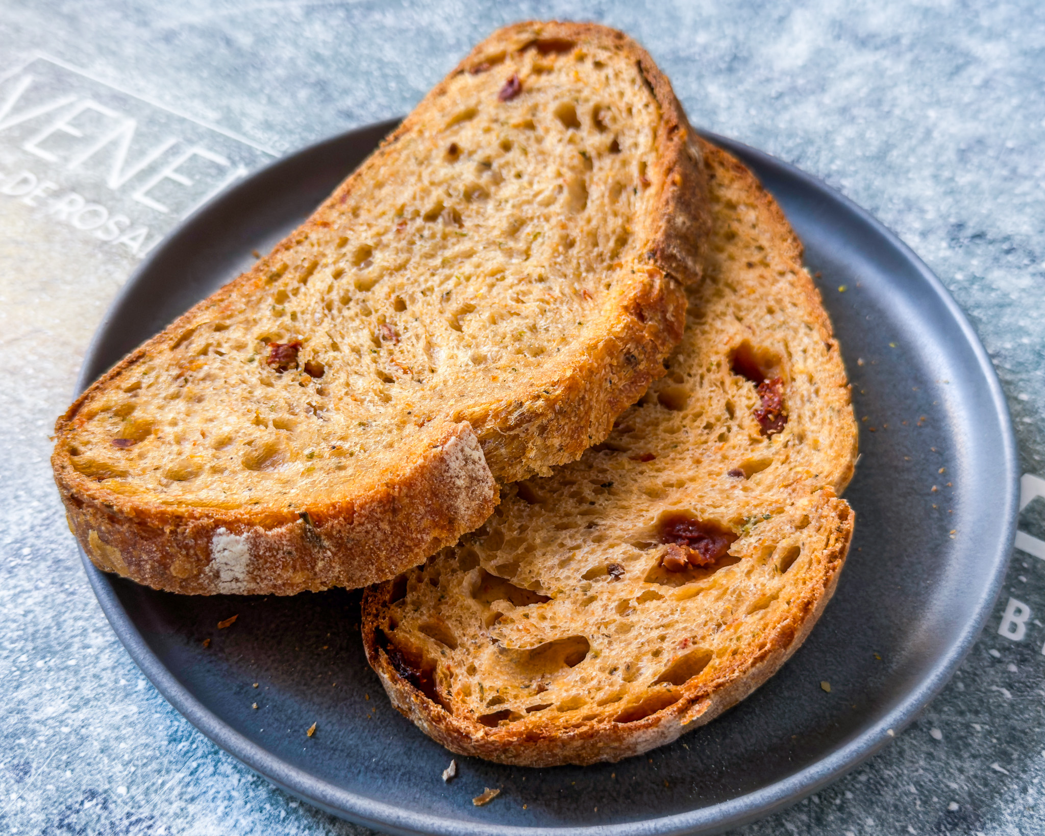 Pan tomate y orégano